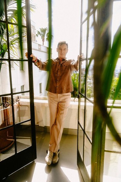    Sharp Magazine - 4