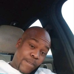 Mpho, 33, 