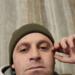 Harut, 33, 