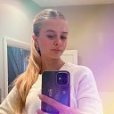  Lili Reinhart, , 24  -  2  2025    