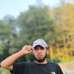 Jon, 21, 