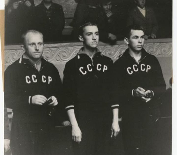      1961 .