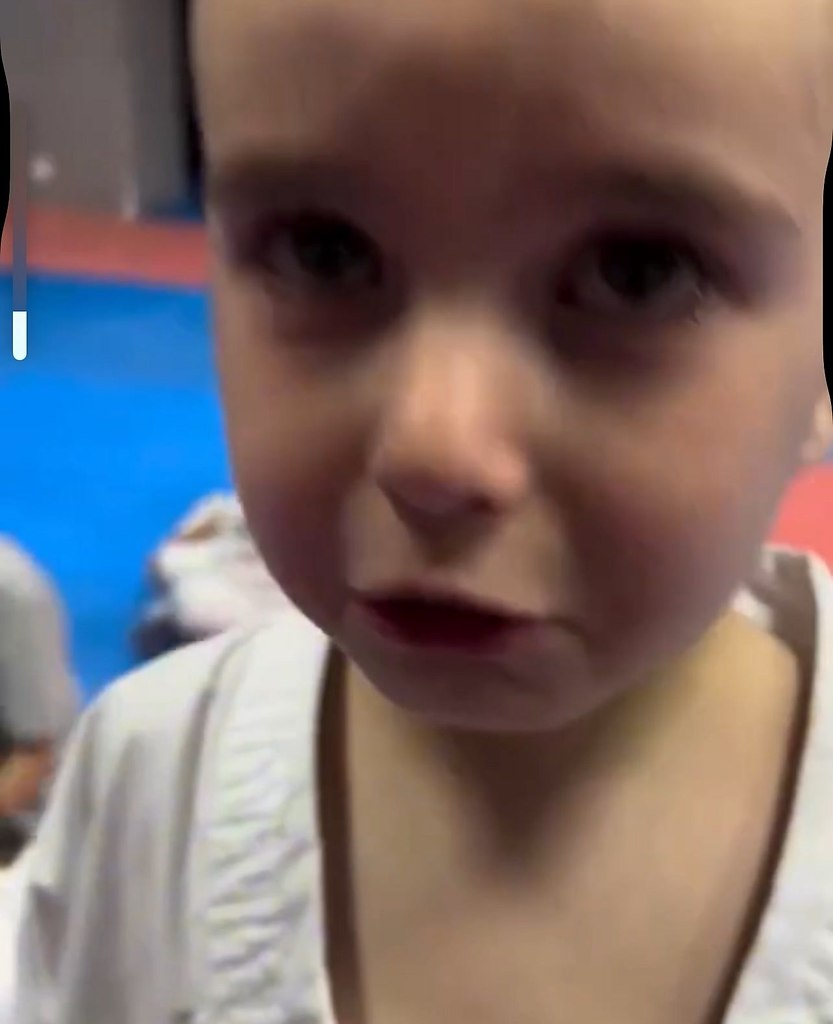 Тот самый мальчик, который на тренировках хотел к маме и не умел бить в голову, стал чемпионом. ... - 2