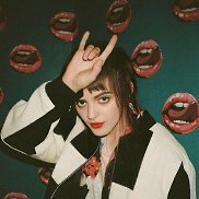 ���� ���������, 18 ���, �����������