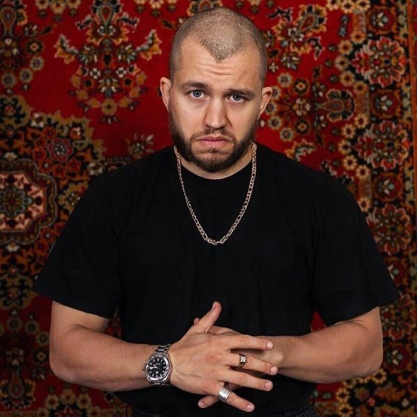 Вернувшись в Россию, Сергей Романович решил начать свою актерскую карьеру с чистого листа. Полный ... - 3