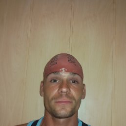 Evgenii, 37, 