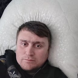 Bobur, 41, 