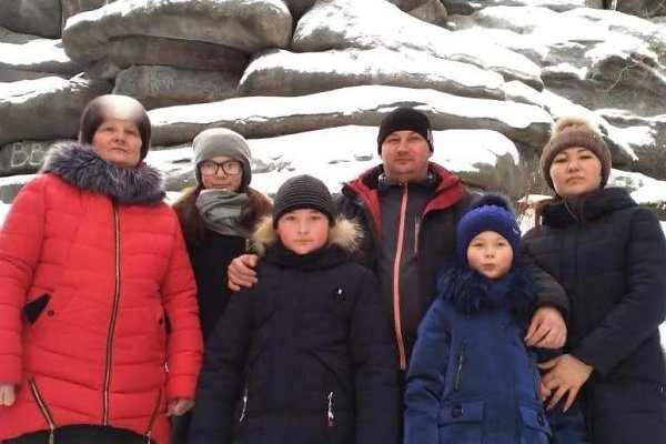 Семья Морозовых из Казахстана рискует быть депортированной из России из-за проблем с документами. ...