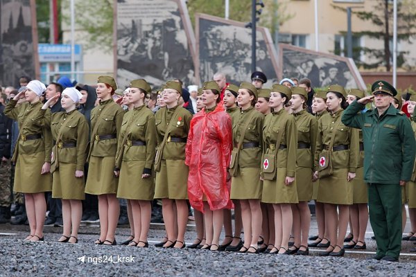Генеральная репетиция Парада Победы. Фото: NGS24 Поделиться новостью: vk.cc/cAf8Kc ...