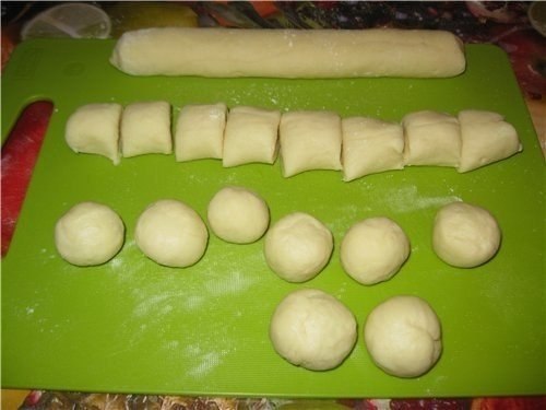 Творожные шарики.Ингредиенты:- 250 гр творога - 1 яйцо - 5-6 столовых ложек сахара - 1,5 стакана ... - 2