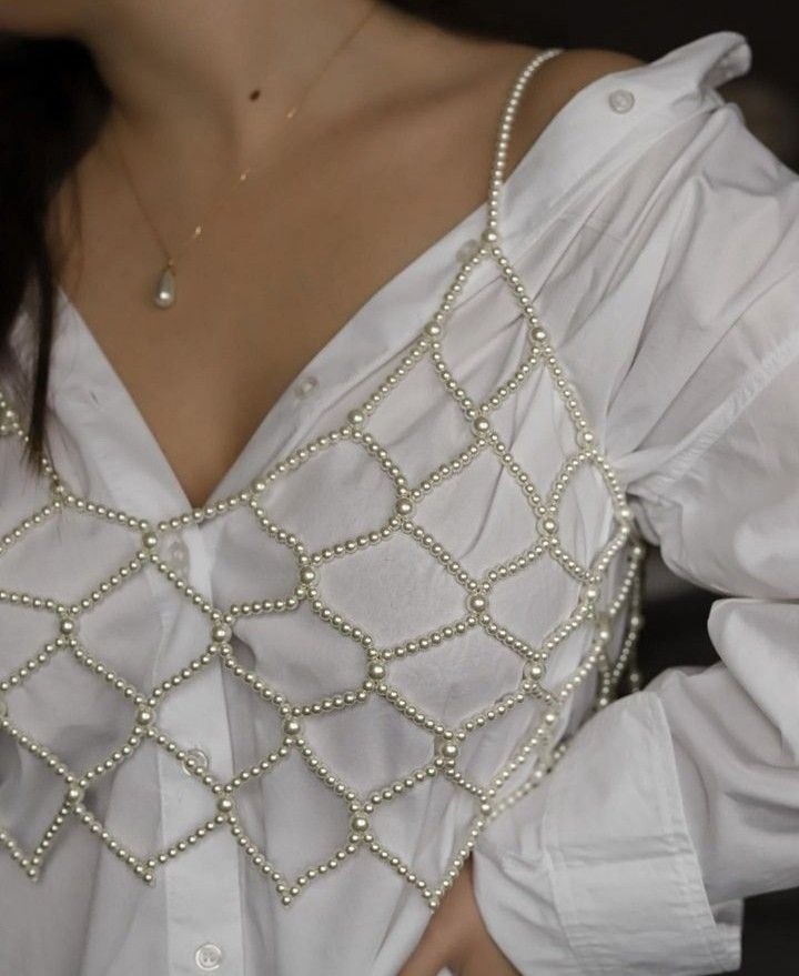 Аксессуары из бусин в виде сетки — это эффектный тренд, который моментально преобразит любой образ. ... - 4