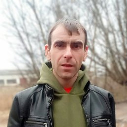 Dmitriy, 38, 