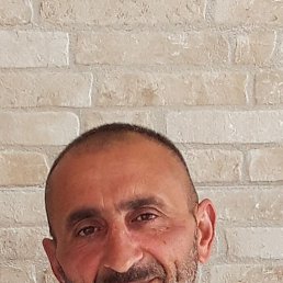 Vahid, 52, 