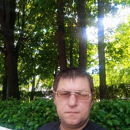 Aleksei, 44, ,  