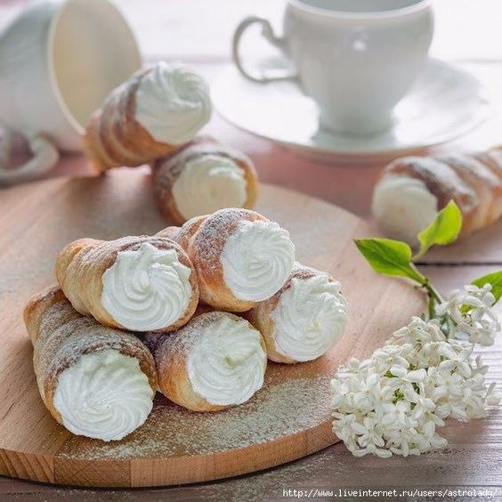 ЗАВАРНОЙ КРЕМ.И МНОГООБРАЗИЕ ЕГО ВКУСОВРЕЦЕПТЫ1. Апельсиновый крем- 1 пачка ванилина (порошка),- 20 ...