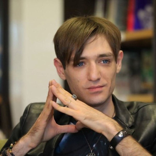 Участник «Битвы экстрасенсов» Александр Шепс зарабатывает около 2 миллионов рублей в месяц на ...