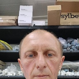 Jora, 42, 