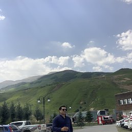 Emin, 37, 