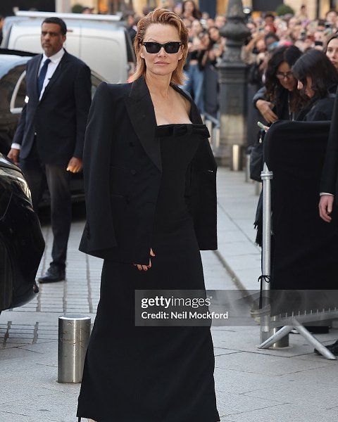 Памела Андерсон впервые за несколько десятилетий сменила цвет волос и поразила всех не парижской ... - 4