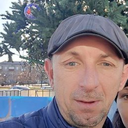 maks, 43, 