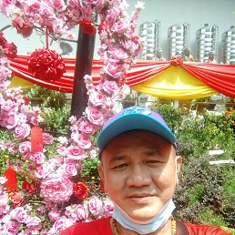 Chong, 44, -