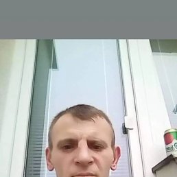 Denis, 39, 