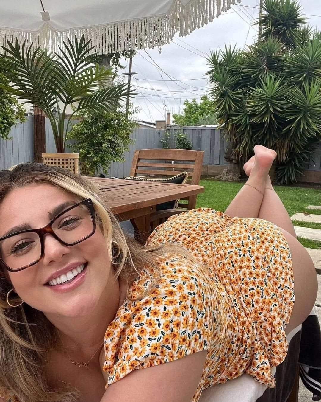   - 12  2025  21:00 - 10