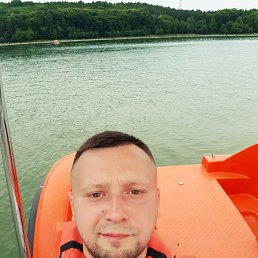 Stas, 29, 