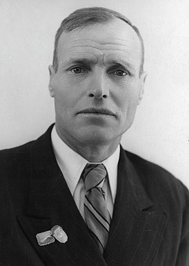 Василий Михайлович Клементьев ( 25 марта 1913—10 июня1984) — советский строитель, ...
