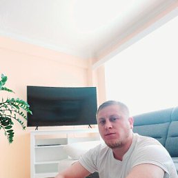 Nicolae, 33, 