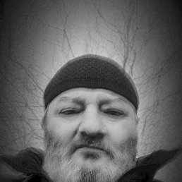 Emil, 48, 