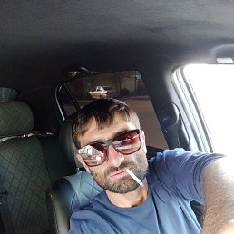 Arshak, 35, 