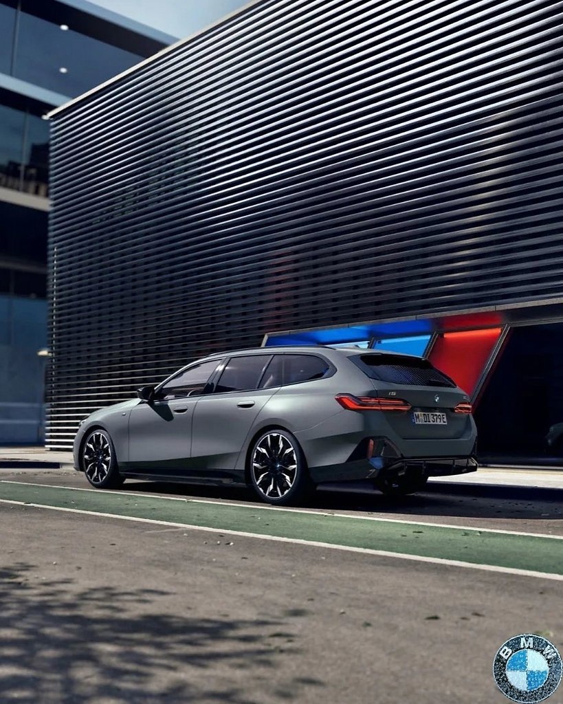  o  BMW i5 ouring. a 100% epeca. - 5