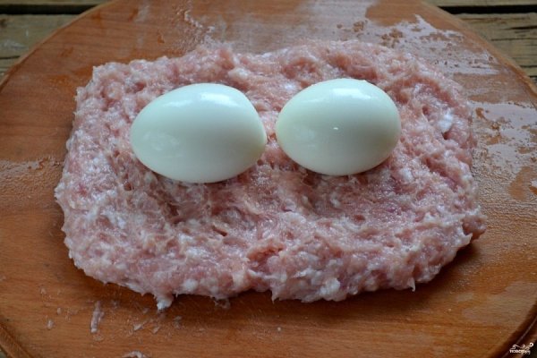 Мясной рулет из фарша с яйцом.Наверное, каждая хозяйка хоть раз готовила мясной рулет в духовке, но ... - 3