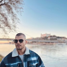 �����, ���������, 33 ����