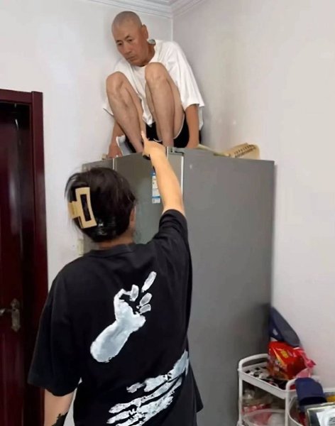  - 27  2025  09:34 - 4