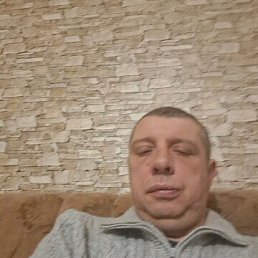 aleksei, 48, 