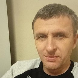 Andrii, 45, 