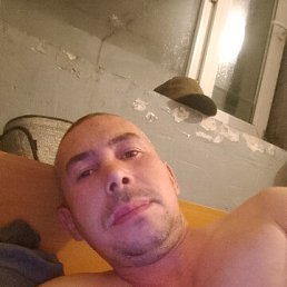 �����, 42 ����, ������������