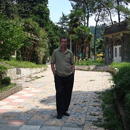 nikoloz, 56, 