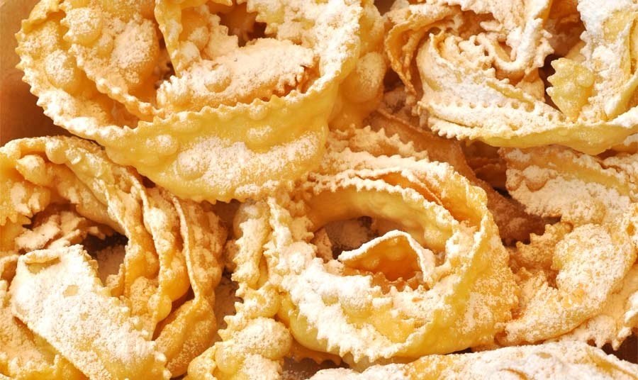 Вкуснейший хворост, тающий во рту .Хворост получается просто бесподобный – нежный, легкий, ...