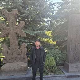 GEVORG, 41, 
