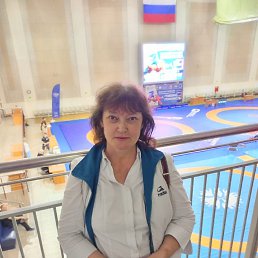 Lyudmila, 57, 