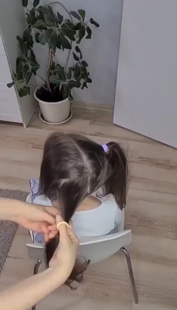 Милая прическа для вашей принцессы - 2