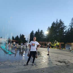 ������� ��������, ������������, 32 ����