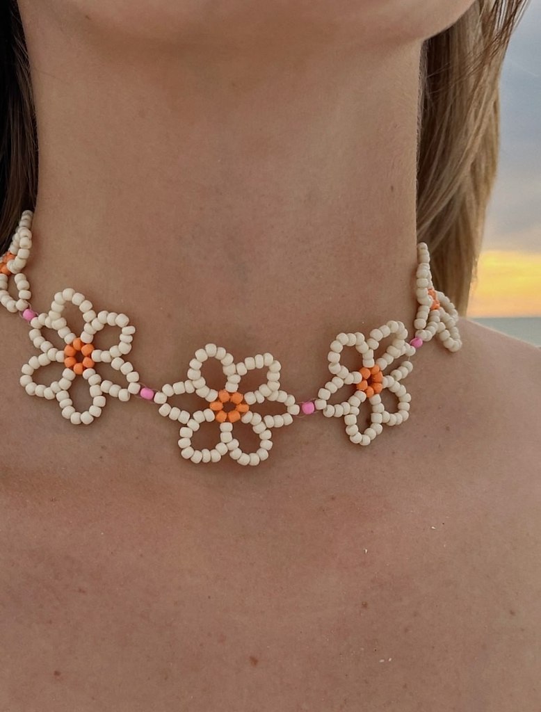 Цветочные аксессуары из бисера это про лёгкость, настроение и творческую индивидуальность. Они ... - 2