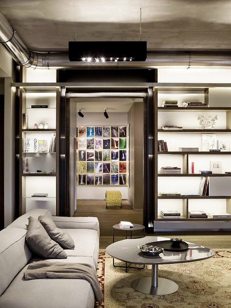 Стеллаж во всю стену, как у Энни Лейбовиц.Идея, которую можно повторить — открытые полки от пола до ... - 7