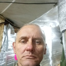 Oleg, 47, 