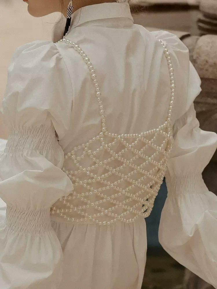 Аксессуары из бусин в виде сетки — это эффектный тренд, который моментально преобразит любой образ. ... - 2