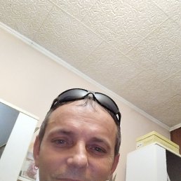 Sandor, 43, 